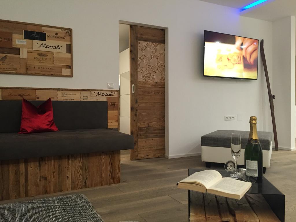 Royal Waldfeld Apartment ไมย์อาโฮเฟิน ภายนอก รูปภาพ